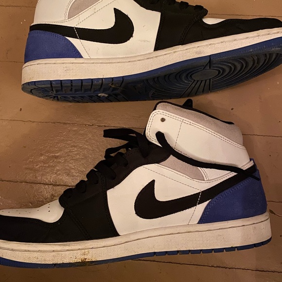 Jordan 1’s Men’s Size 11 - Picture 3 of 3